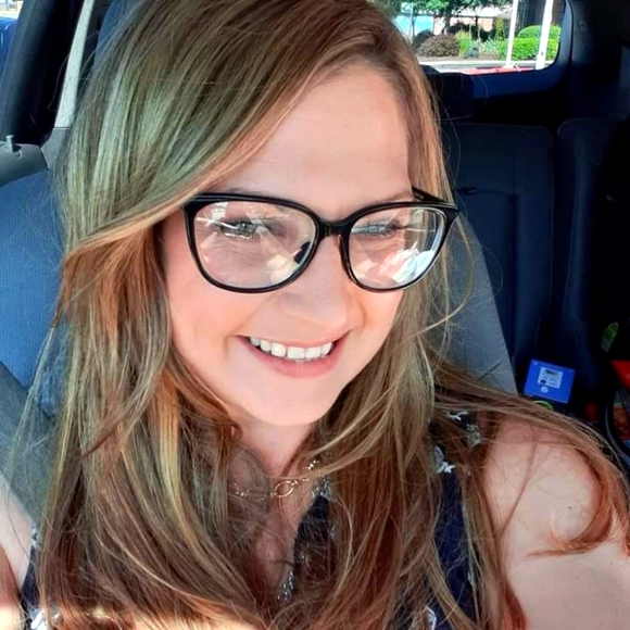 Meet your Posher, Kelly - Picture 1 of 2